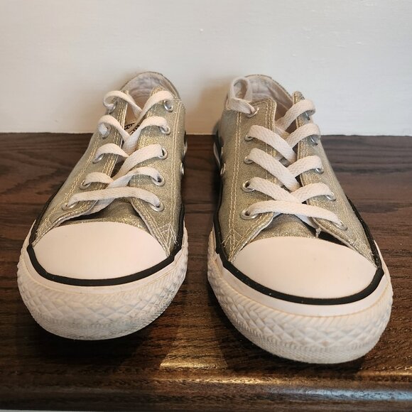 Girls Converse Sneakers Silver Sparkle Glitter Low Top All Star Size 2 EUC - Picture 2 of 8